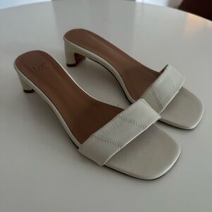 LOQ cream sandals